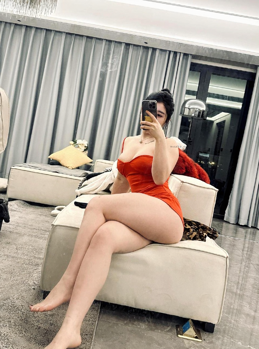 詹詹 – 红色战袍+豹纹丁【16P】